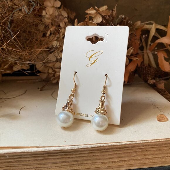 Elegant Faux Pearl Drop Earrings Gold Tone - Picture 1 of 3